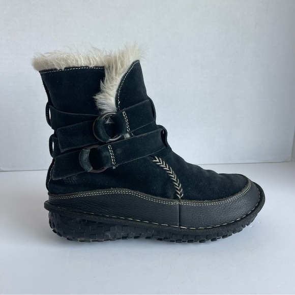 Sorel Shoes - SOREL Tootega Waterproof Suede Winter women’s Boots‎ Size 8.0